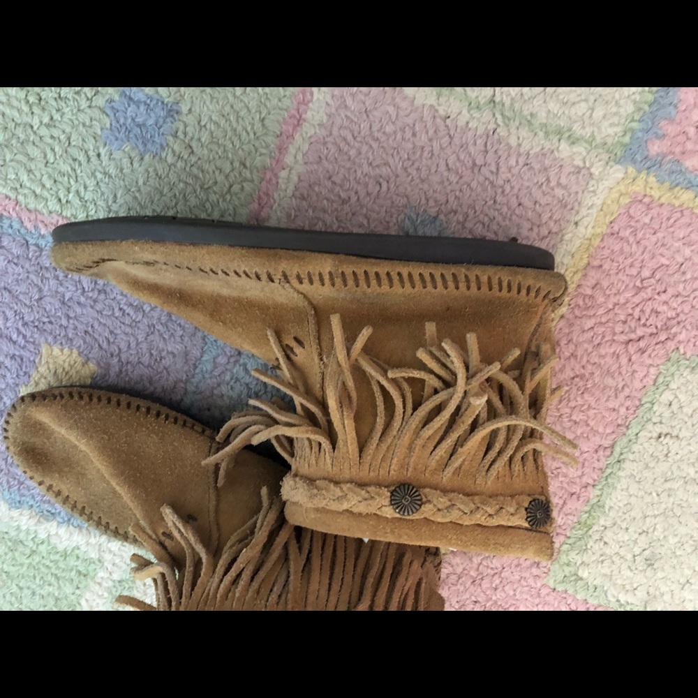 Women’s Minnetonka moccasins